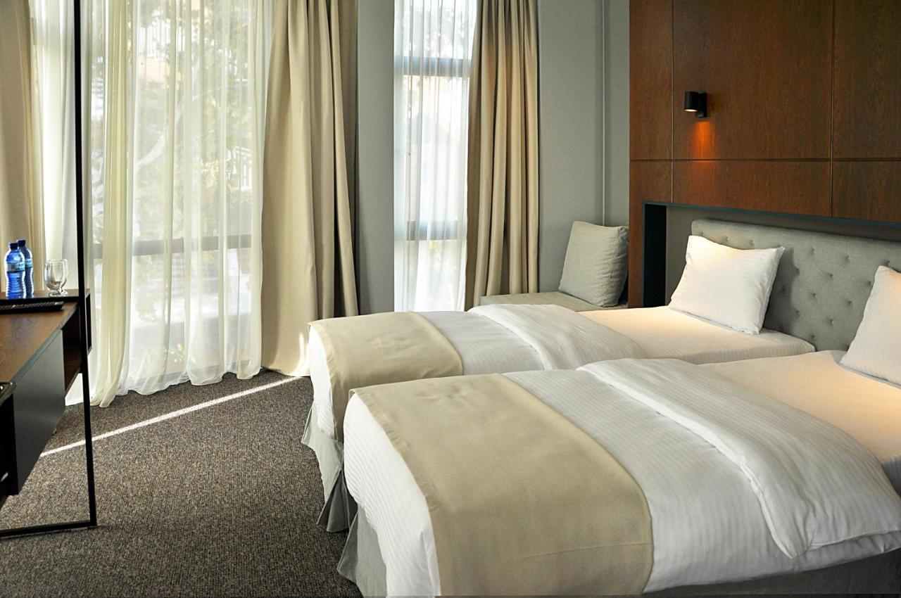 River View 4*