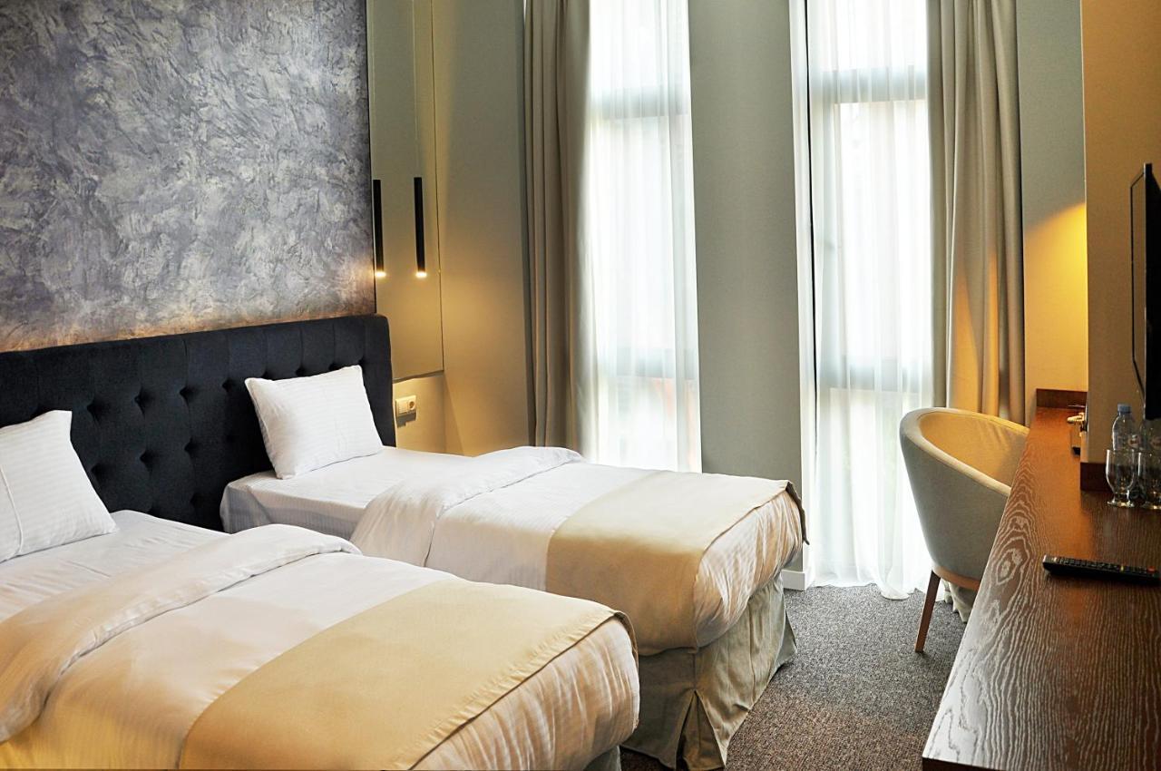 River View 4*